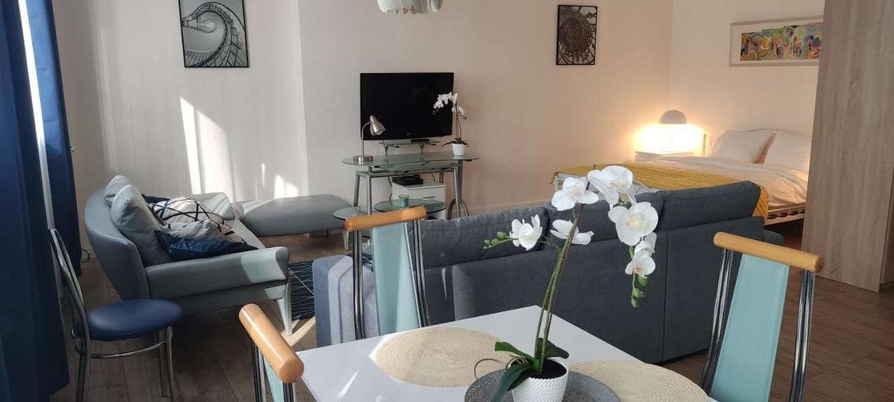 Be My Guest - Marszalkowska Studio - Center Of Warsaw Subway Wi-Fi Breakfast Екстериор снимка