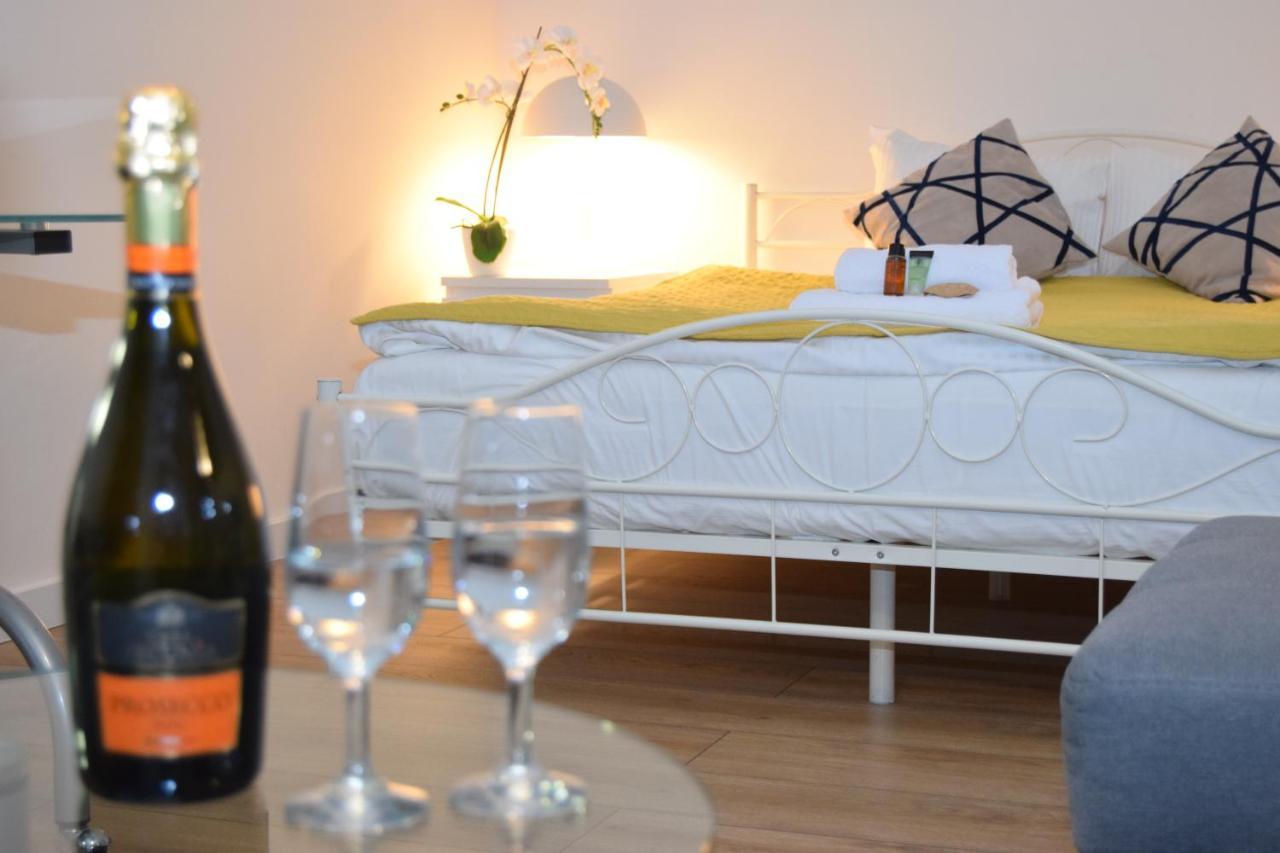 Be My Guest - Marszalkowska Studio - Center Of Warsaw Subway Wi-Fi Breakfast Екстериор снимка